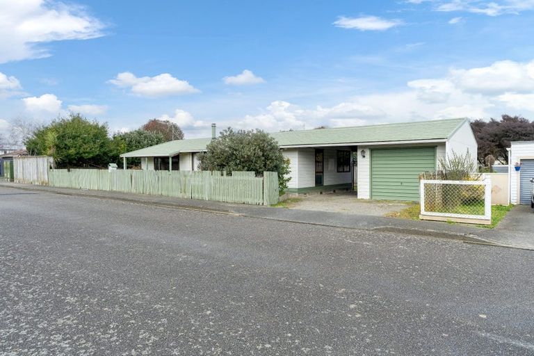 Photo of property in 27 Charles Street, Levin, 5510