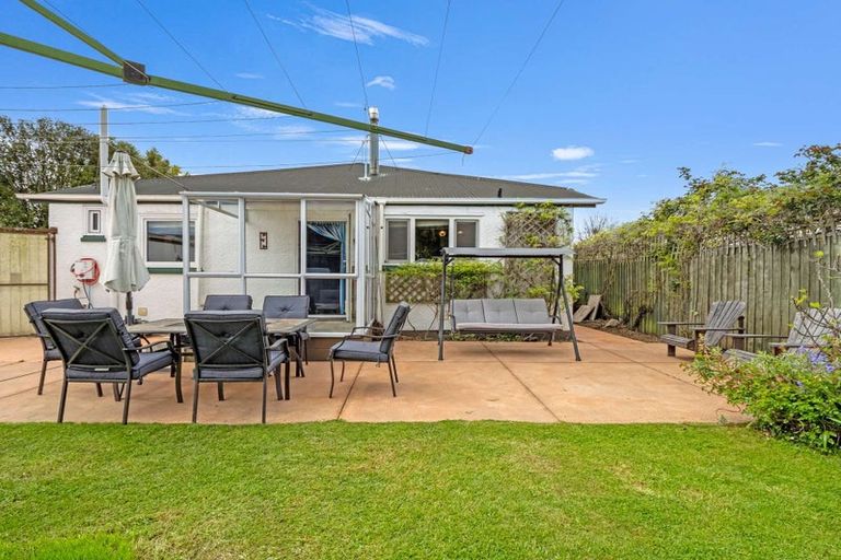 Photo of property in 15 Cleveland Street, Edgeware, Christchurch, 8013