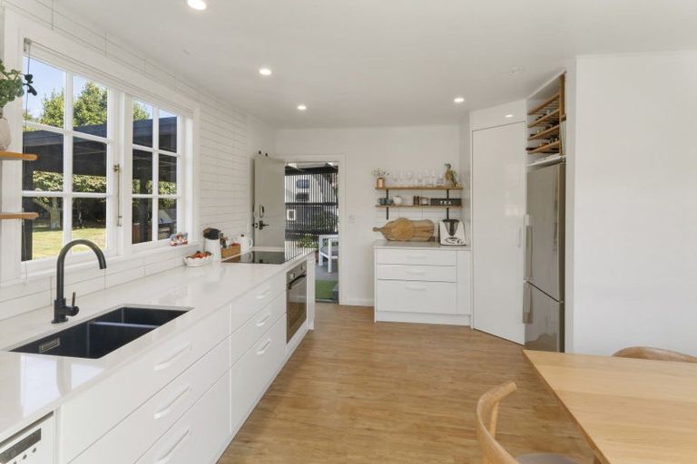 Photo of property in 10 Somerville Lane, Brightwater, 7022