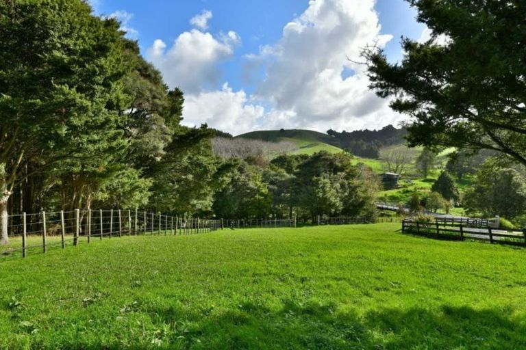 Photo of property in 202 Rapson Road, Kaukapakapa, 0871
