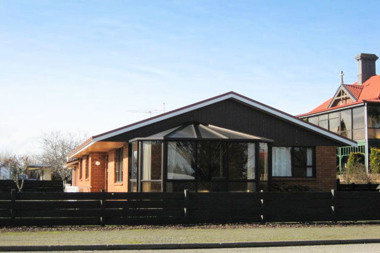 Photo of property in 105 Great North Road, Winton, 9720