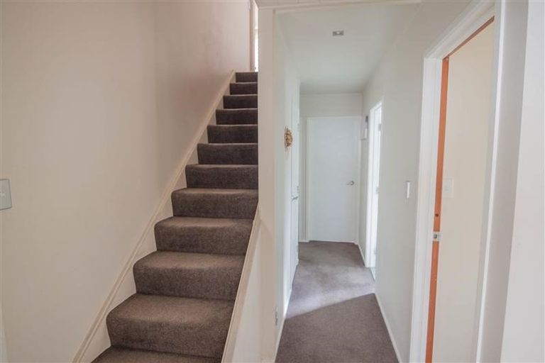 Photo of property in 2/46 Eversleigh Road, Belmont, Auckland, 0622