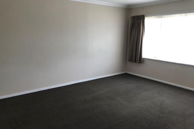 Photo of property in 2 Snead Place, Hamilton East, Hamilton, 3216