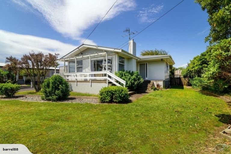 Photo of property in 16 Fenruss Street, Fairy Springs, Rotorua, 3015