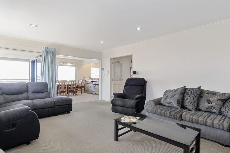 Photo of property in 2/134 Marine Parade, Mount Maunganui, 3116