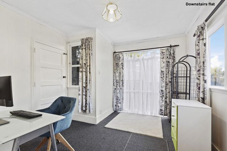 Photo of property in 15a Romney Square, Tawa, Wellington, 5028