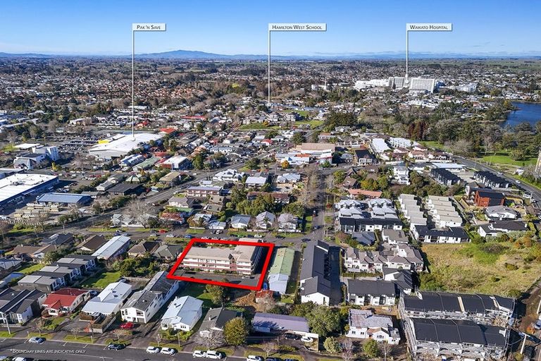 Photo of property in 2/10 Hunter Street, Hamilton Lake, Hamilton, 3204