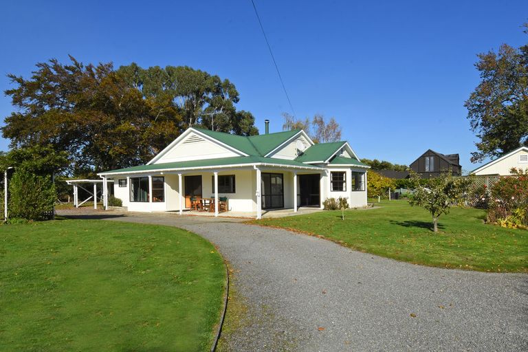 Photo of property in 16 Weld Street, Martinborough, 5711