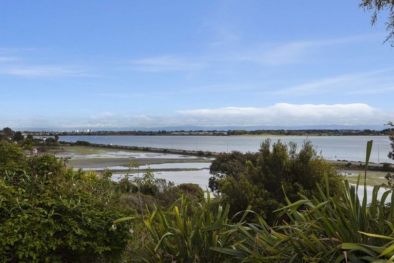 Photo of property in 15 Balmoral Lane, Redcliffs, Christchurch, 8081