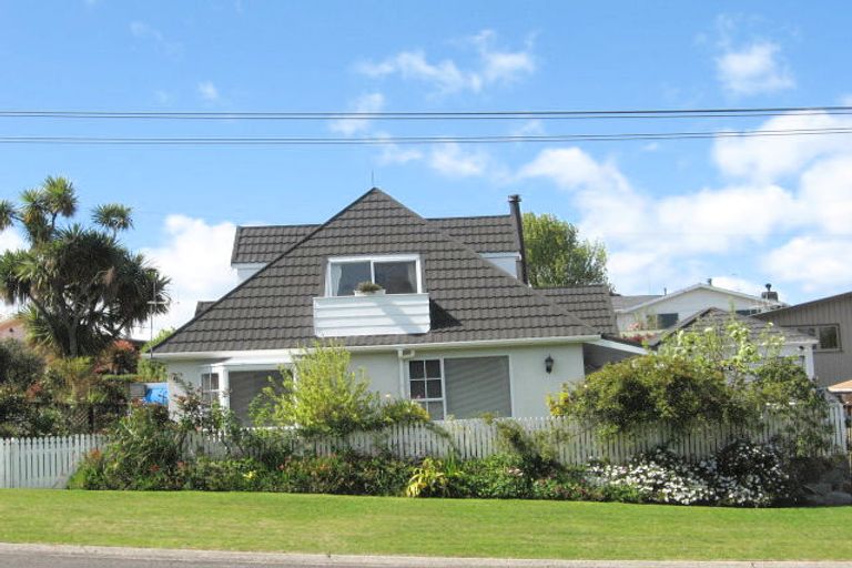 Photo of property in 3 Te Hatepe Avenue, Taupo, 3330