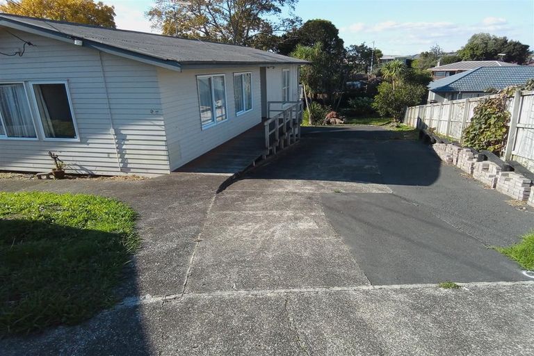 Photo of property in 13 Hollinbrigg Place, Manurewa, Auckland, 2102