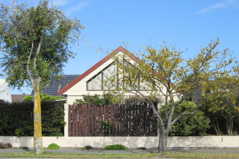 Photo of property in 126 Grahams Road, Burnside, Christchurch, 8053