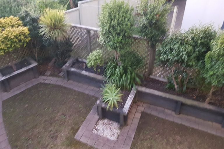 Photo of property in 14 Marina View, Paremata, Porirua, 5026