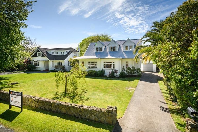 Photo of property in 15 Elmira Avenue, Hokowhitu, Palmerston North, 4410