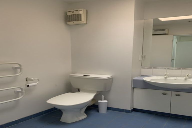 Photo of property in St James Courts, 2/77 Gloucester Street, Christchurch Central, Christchurch, 8013