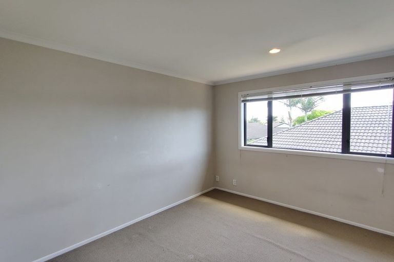 Photo of property in 6 Hampervale Place, Flat Bush, Auckland, 2016
