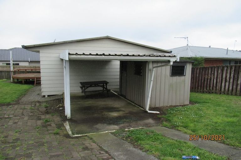 Photo of property in 1/2 Costar Place, Wiri, Auckland, 2104