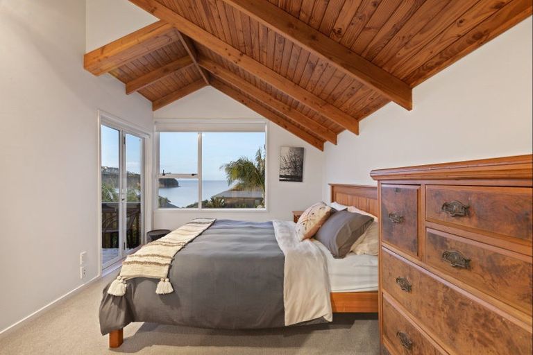 Photo of property in 31 Ocean View Road, Hatfields Beach, Orewa, 0931