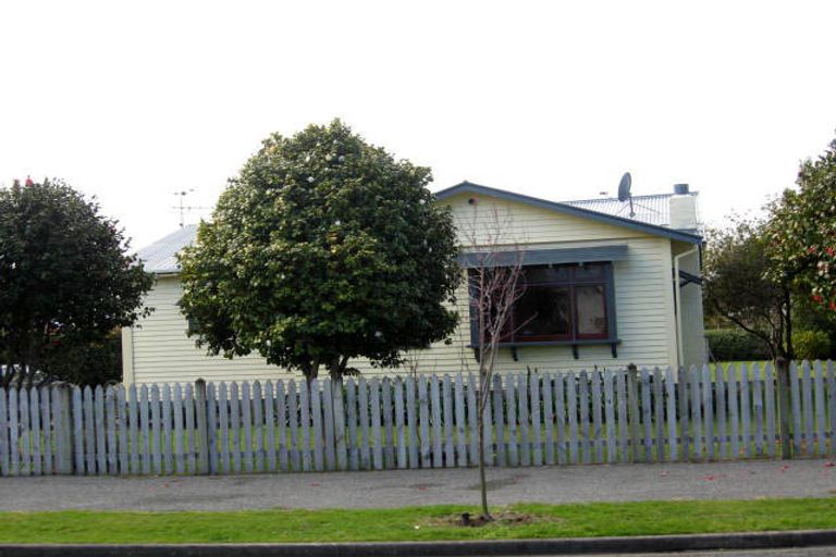 Photo of property in 8 Vivian Street, Solway, Masterton, 5810