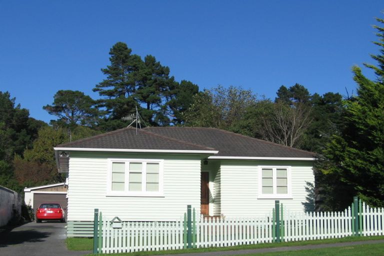 Photo of property in 1 Bogle Grove, Stokes Valley, Lower Hutt, 5019