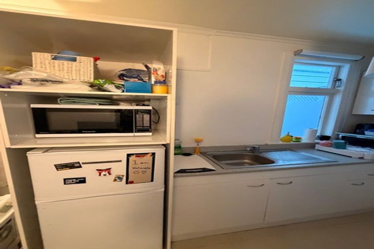 Photo of property in 31d Patanga Crescent, Thorndon, Wellington, 6011