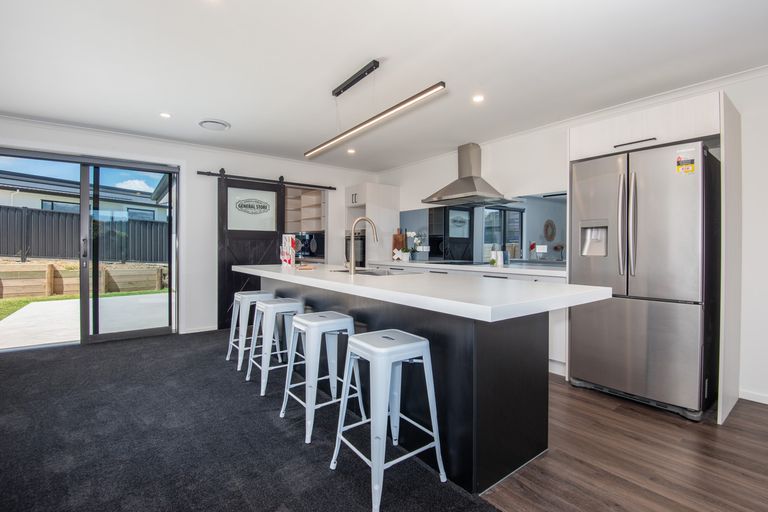 Photo of property in 42 Mcneil Street, Balclutha, 9230