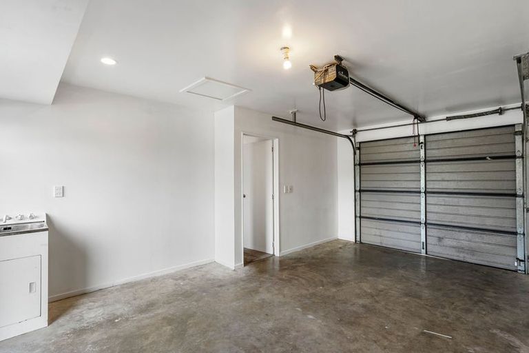 Photo of property in 80 Robert Skelton Place, Clendon Park, Auckland, 2103