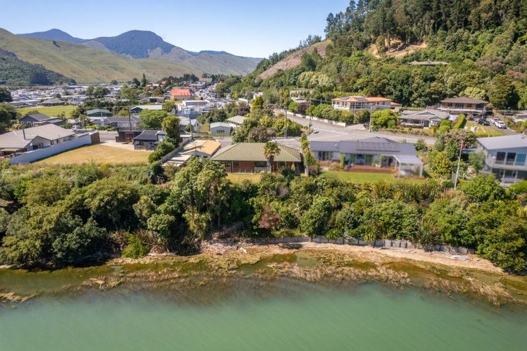 Photo of property in 2 Cook Street, Havelock, 7100