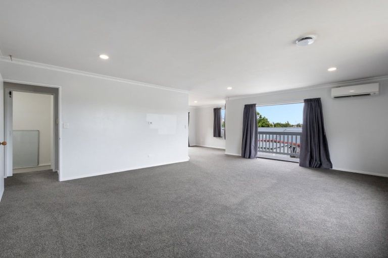 Photo of property in 10 Herald Way, Welcome Bay, Tauranga, 3112