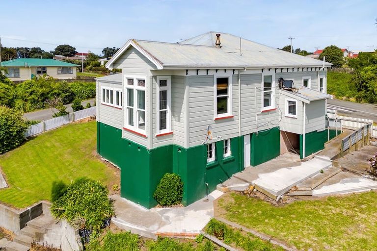 Photo of property in 20 Cambridge Street, Patea, 4520