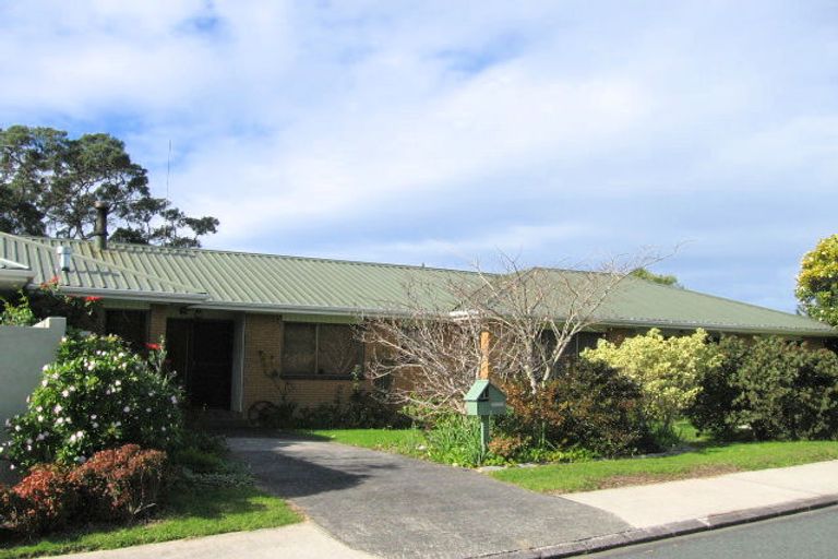 Photo of property in 1 Moana Terrace, Snells Beach, 0920