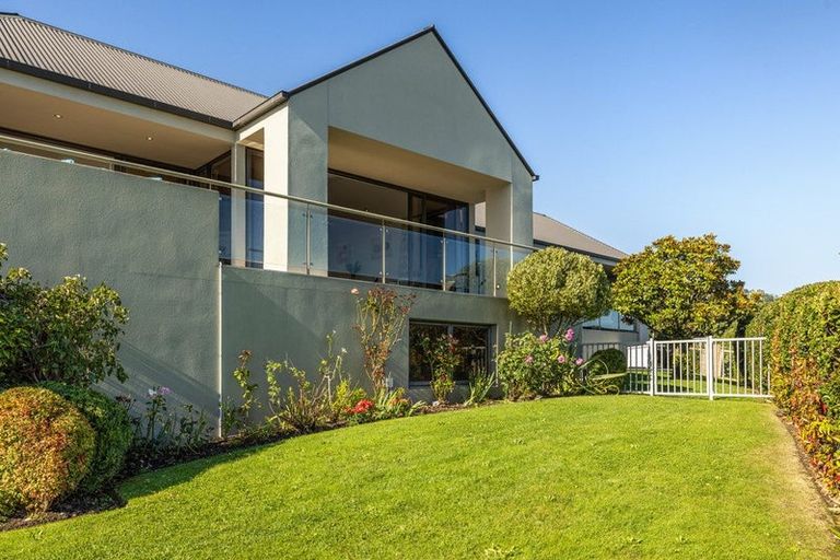 Photo of property in 60 Glenstrae Road, Redcliffs, Christchurch, 8081