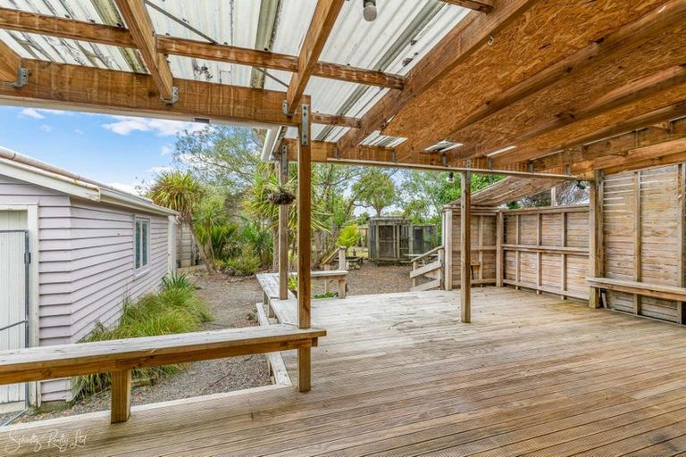 Photo of property in 2081 Paparoa Valley Road, Paparoa, 0571