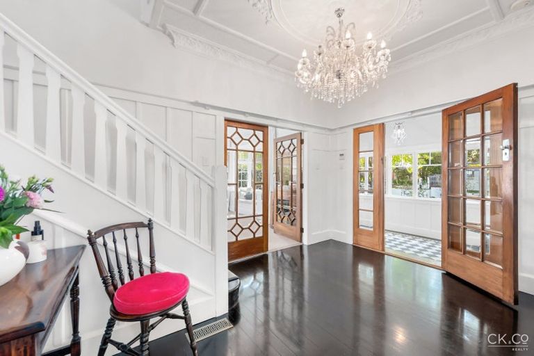 Photo of property in 16 Hinau Street, Woburn, Lower Hutt, 5010