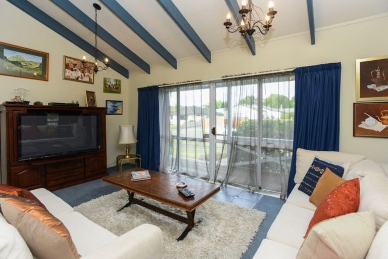 Photo of property in 14 Whiting Crescent, Greenmeadows, Napier, 4112