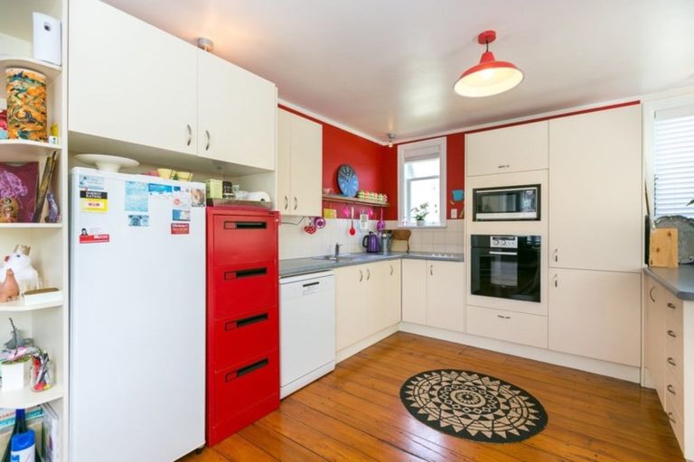 Photo of property in 24 Dunn Street, Egmont Village, 4372