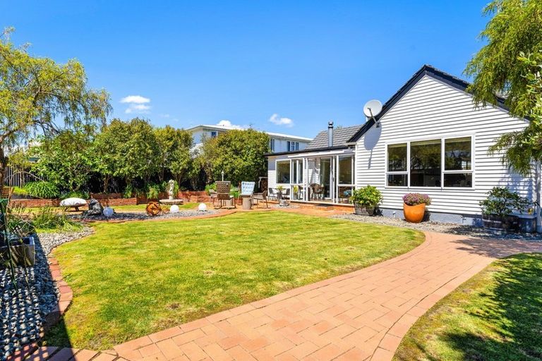 Photo of property in 9 Oak Street, Ebdentown, Upper Hutt, 5018