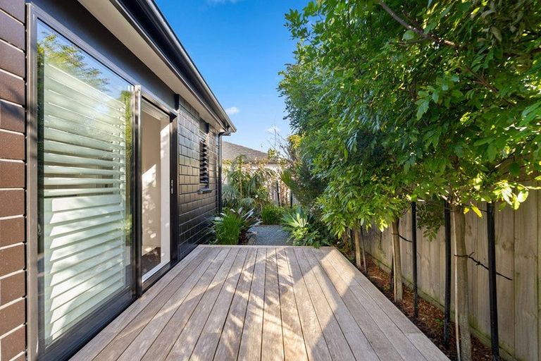 Photo of property in 27a Lillian Place, Orewa, 0931