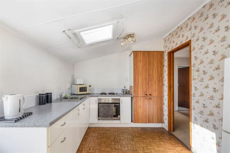 Photo of property in 21 Tarawera Road, Johnsonville, Wellington, 6037