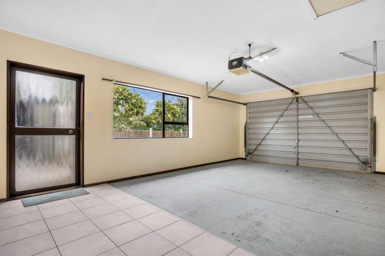 Photo of property in 2/12 Penrhyn Place, Mount Maunganui, 3116
