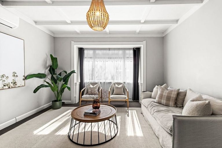 Photo of property in 15 Taradale Road, Marewa, Napier, 4110