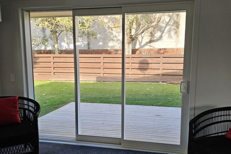 Photo of property in 30b Rewarewa Crescent, Waikanae, 5036