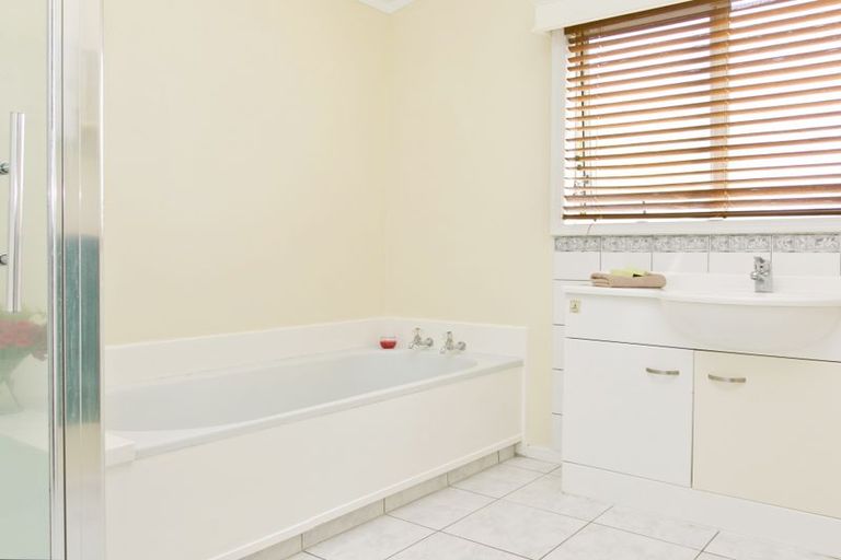 Photo of property in 9 Greenwich Street, Richmond Heights, Taupo, 3330