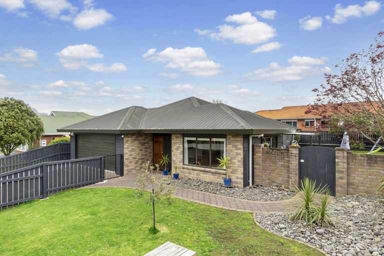 Photo of property in 6 Angus Street, Grandview Heights, Hamilton, 3200