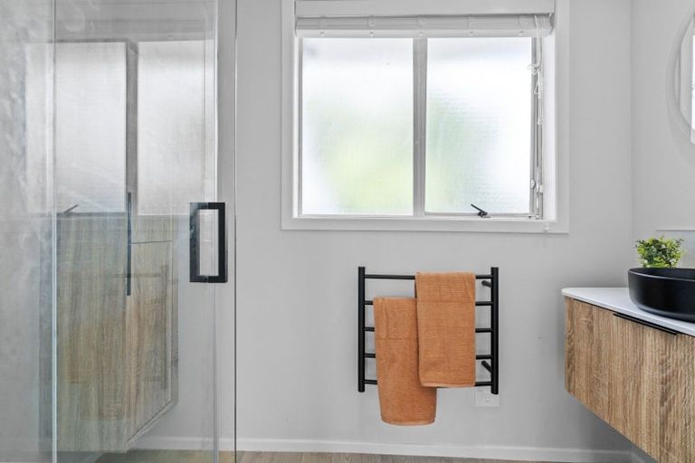 Photo of property in 16 Rhonda Avenue, Deanwell, Hamilton, 3206