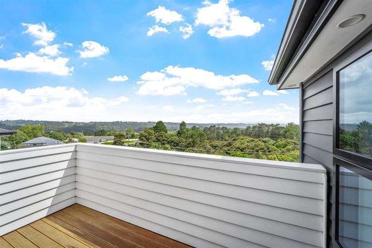 Photo of property in 10 Highway View Lane, Schnapper Rock, Auckland, 0632