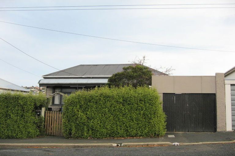 Photo of property in 17 Beresford Street, Kaikorai, Dunedin, 9010