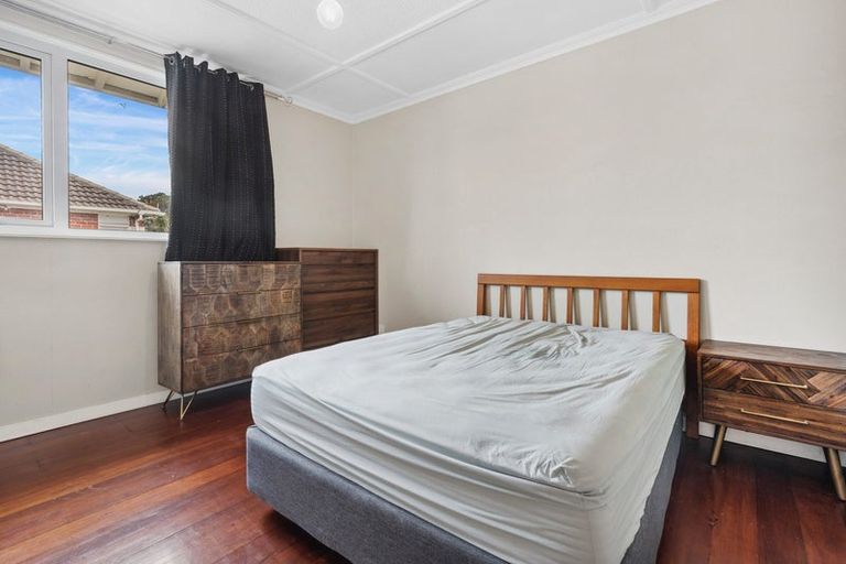 Photo of property in 2/14 Guthrie Street, Waterloo, Lower Hutt, 5011