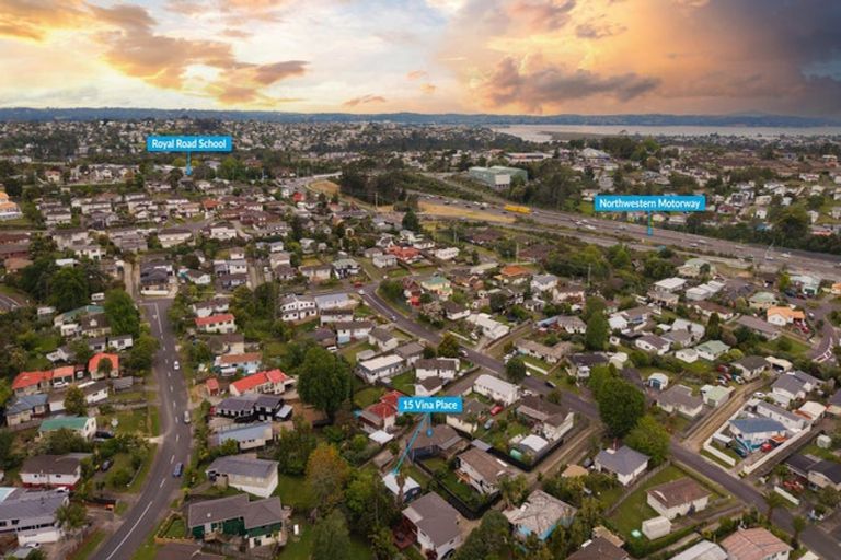 Photo of property in 15 Vina Place, Massey, Auckland, 0614