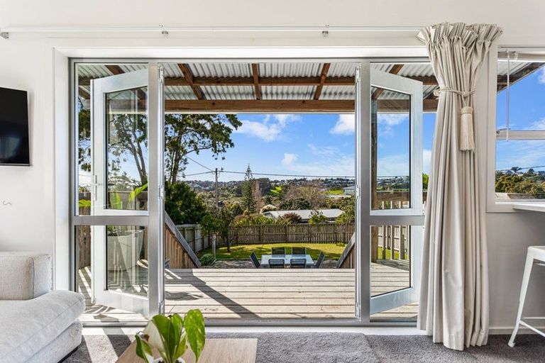 Photo of property in 12a Matai Road, Stanmore Bay, Whangaparaoa, 0932